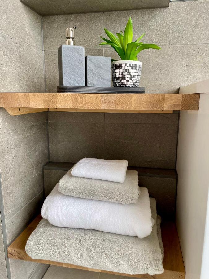 Stunning Modern Home Set In Beautiful Grounds. 바스 외부 사진