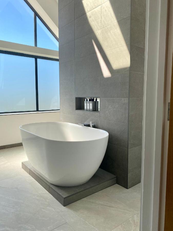 Stunning Modern Home Set In Beautiful Grounds. 바스 외부 사진
