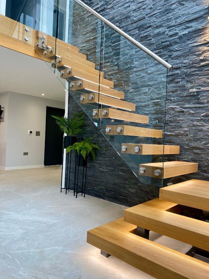 Stunning Modern Home Set In Beautiful Grounds. 바스 외부 사진